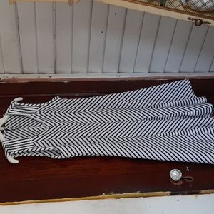 DG NY sz 1X pit measures 19 inches runs small fit and flair sleeveless dress